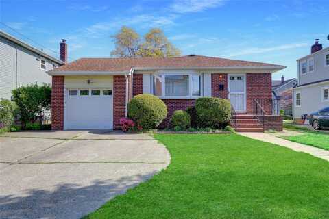 159 E New York Avenue, Valley Stream, NY 11580