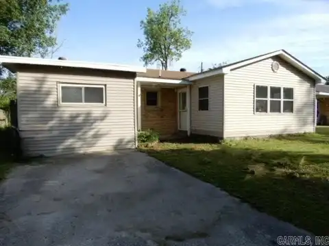 201 Quapaw St, Steele, MO 63877