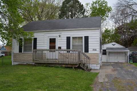 1718 E 24th Street, Des Moines, IA 50317