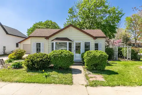 315 E 1st Street, Pella, IA 50219