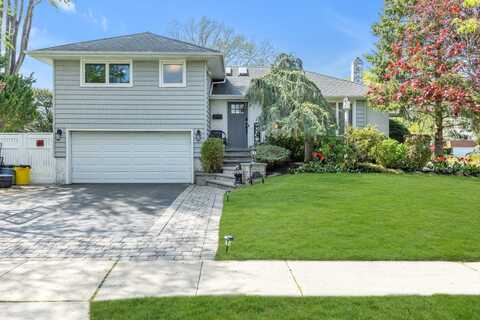 20 Village Road, Syosset, NY 11791