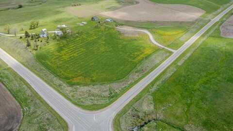 2212 Deer Run Avenue, Winterset, IA 50273