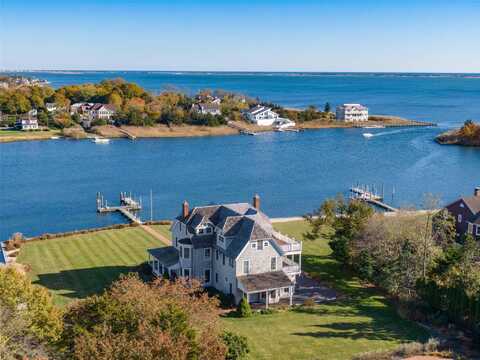 127 Senix Avenue, Center Moriches, NY 11934