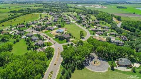 2515 Dundee Ln, Salina, KS 67401
