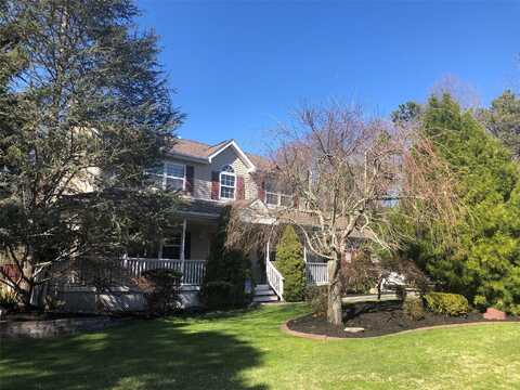 7 Palace Court, Manorville, NY 11949