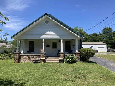 207 11th Street, Mena, AR 71953
