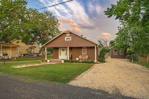 303 South Mechanic Street, Fayetteville, TX 78940