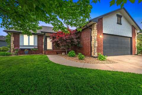 1743 E Oxford Cir, Derby, KS 67037