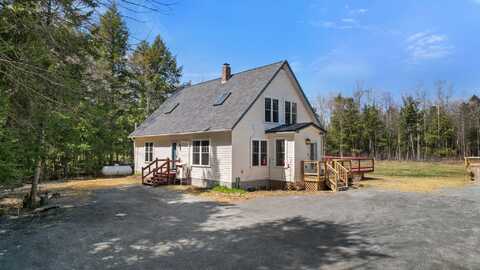 573 Exeter Road, Corinth, ME 04427