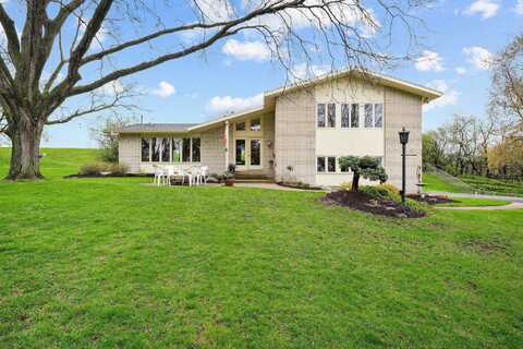 4904 Kirkwood Drive, Waunakee, WI 53597