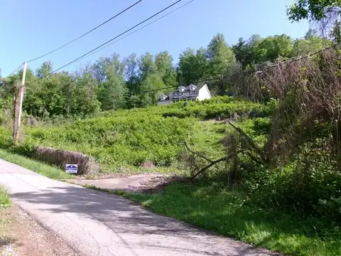 627 turkey knob, Paintsville, KY 41240