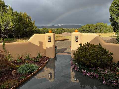 8 Balsa Road, Santa Fe, NM 87508