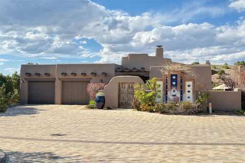 15 Avenida Herrera, Santa Fe, NM 87506
