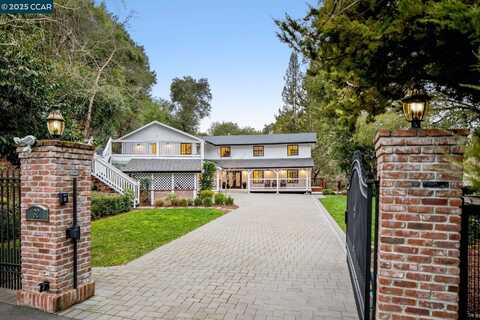 32 Greenwood Ct, Orinda, CA 94563