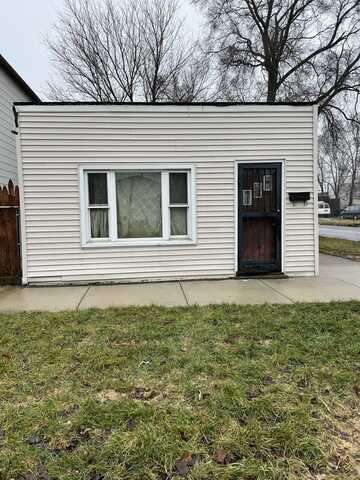 10657 S Hoxie Avenue, Chicago, IL 60617