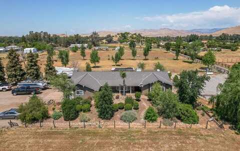 20794 Weldon Avenue E, Sanger, CA 93657