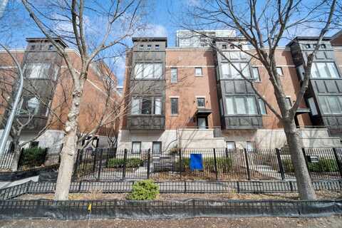 450 W Superior Street, Chicago, IL 60610
