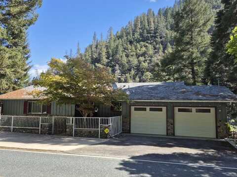 11852 Galice Road, Merlin, OR 97532