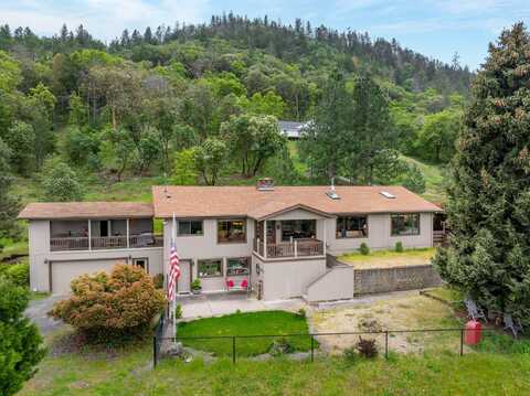 4644 Glen Echo Way, Central Point, OR 97502