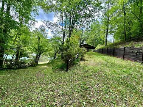260 Prince Boat Dock Rd, Almond, NC 28702