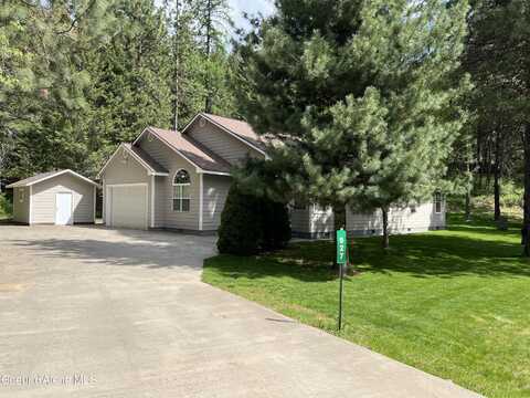 927 Bear Claw Rd, Clark Fork, ID 83811