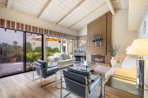 2355 S Gene Autry Trail, Palm Springs, CA 92264
