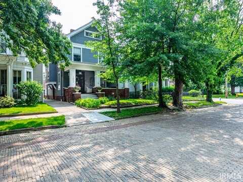1004 SE First Street, Evansville, IN 47713