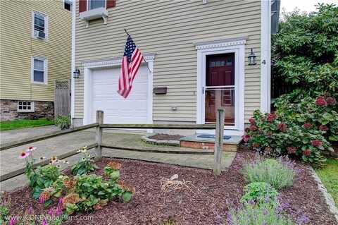 4 Lucas Avenue, Newport, RI 02840