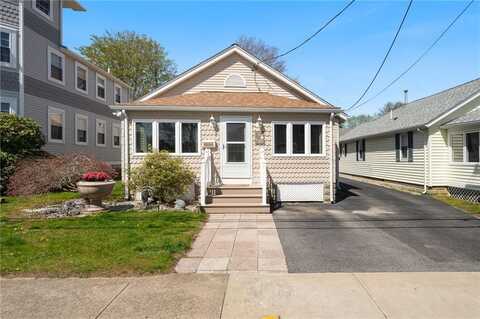 63 Boon Street, Narragansett, RI 02882