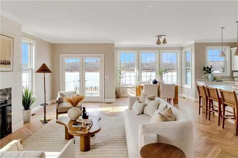 102 East Point Drive, East Providence, RI 02916