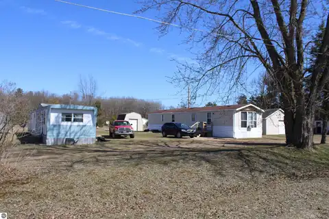 20122 Hayes Road, Big Rapids, MI 49307