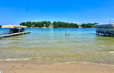 220 NW Silver Lake Road, Traverse City, MI 49685