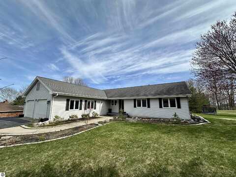 5561 Heritage Way, Traverse City, MI 49685