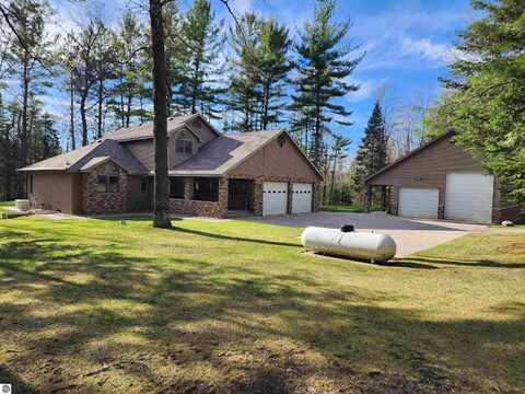 1697 Wildwood Road, Sterling, MI 48659
