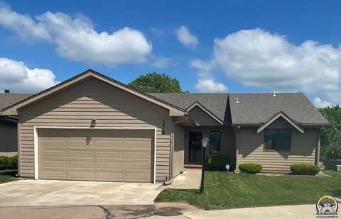 2916 SW Cedar Cove CT, Topeka, KS 66614