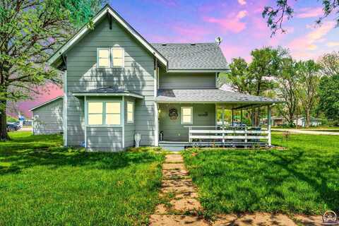 30 Main ST, Osage City, KS 66523