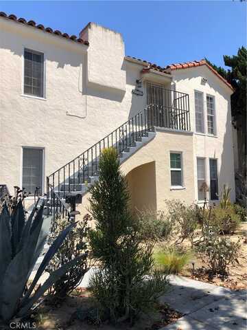 2490 Chestnut Avenue, Long Beach, CA 90806