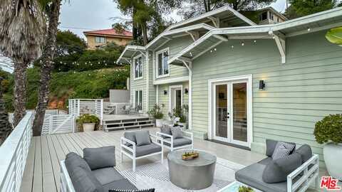 7206 Sycamore Trl, Los Angeles, CA 90068