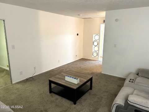 1470 S Palo Verde Avenue, Tucson, AZ 85713