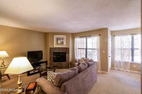 6651 N Campbell Avenue, Tucson, AZ 85718