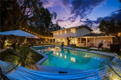 5725 Blanco Avenue, Woodland Hills, CA 91367