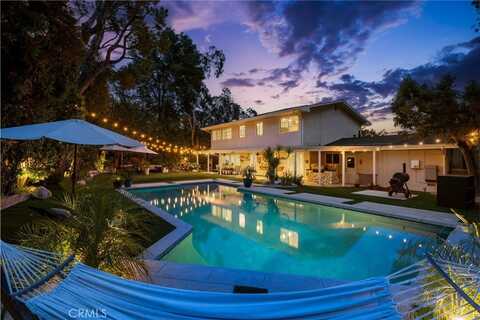 5725 Blanco Avenue, Woodland Hills, CA 91367