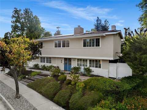 5725 Blanco Avenue, Woodland Hills, CA 91367