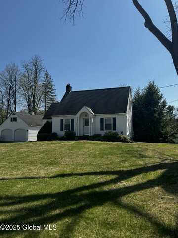 33 Maple Road, Voorheesville, NY 12186
