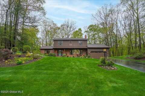 38 Via Da Vinci, Clifton Park, NY 12065