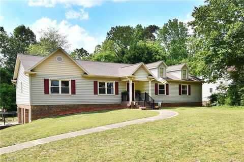 6825 Breckingridge Lane, Clemmons, NC 27012