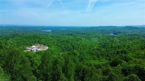 658 Green Point Lane, Boomer, NC 28606