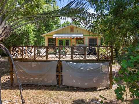 18780 Lost Lane, North Fort Myers, FL 33917