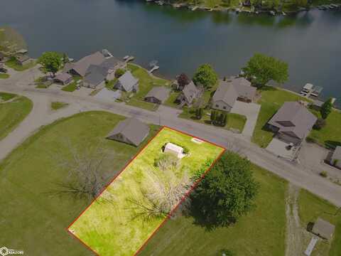 5215 N Lakeshore Drive, Brooklyn, IA 52211