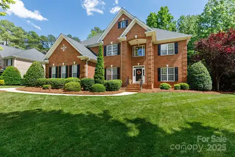 905 Patricians Lane, Wesley Chapel, NC 28110